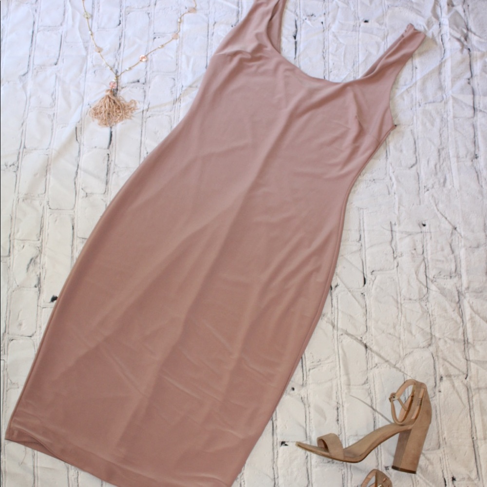 beautiful LILYFUL midi mauve dress